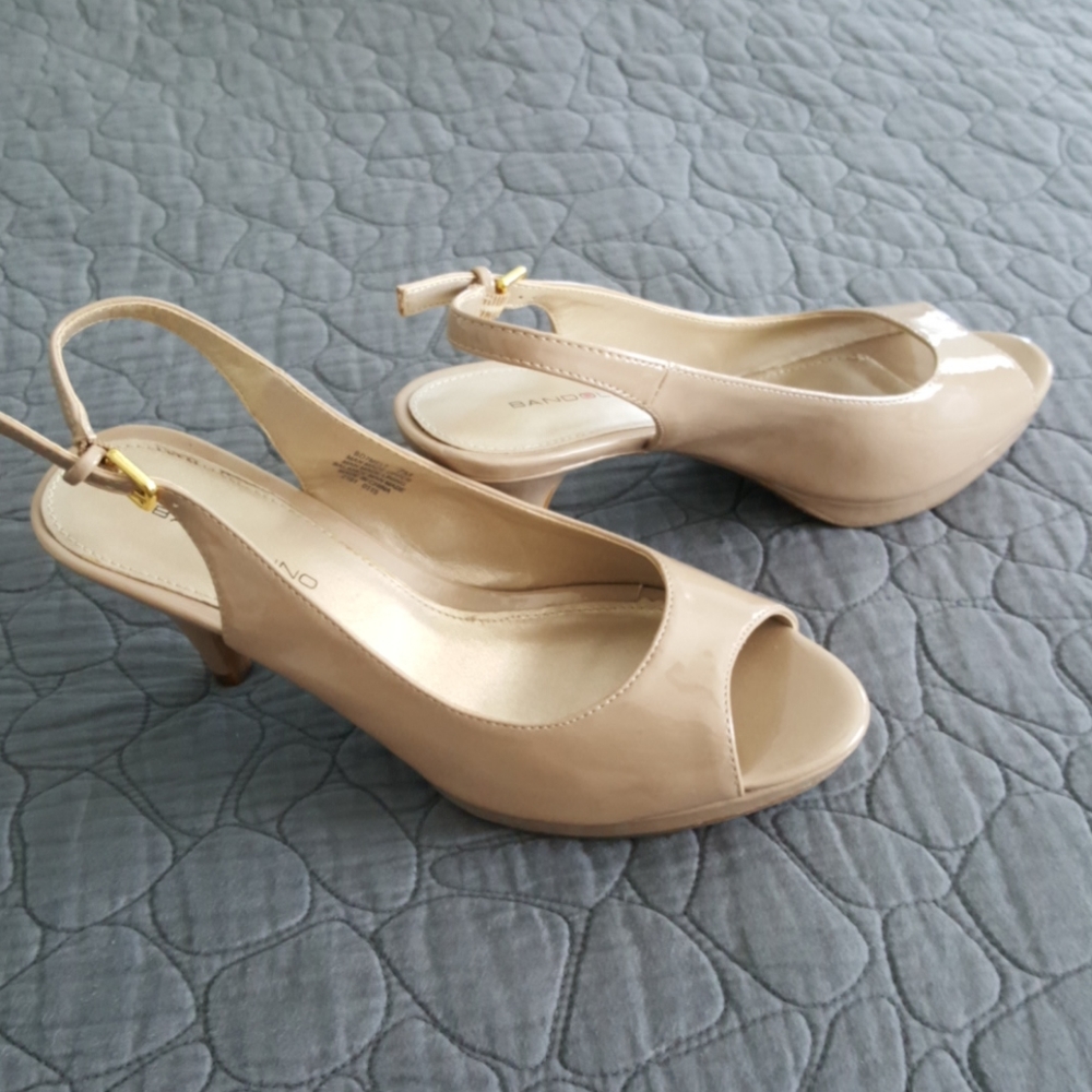 Bandolino Nude Peep toe  Slingback Pumps